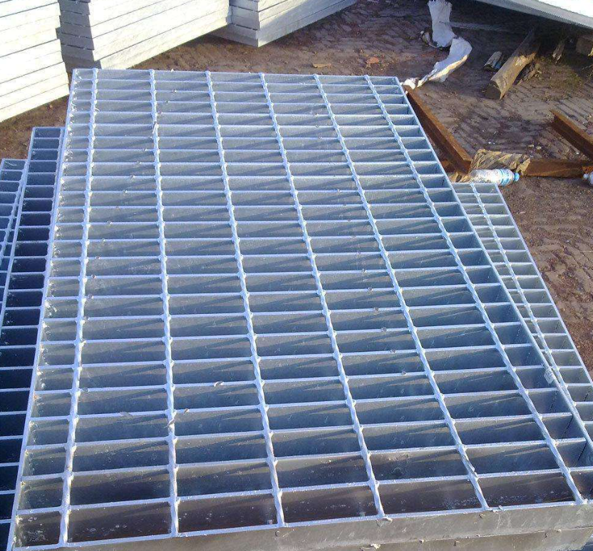 標準壓焊鋼格板Q235A通常作為走道鋪板、平臺、蓋板、踏步板等使用